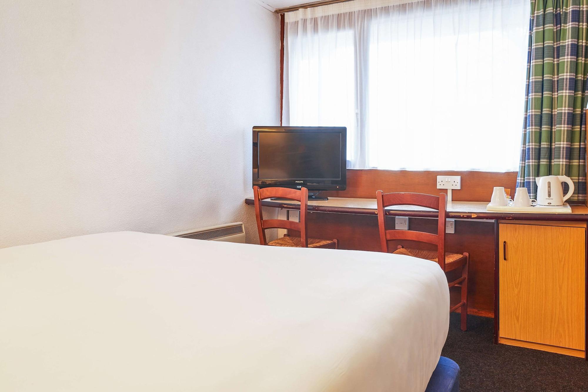 Campanile Hotel Вэйкфильд Экстерьер фото